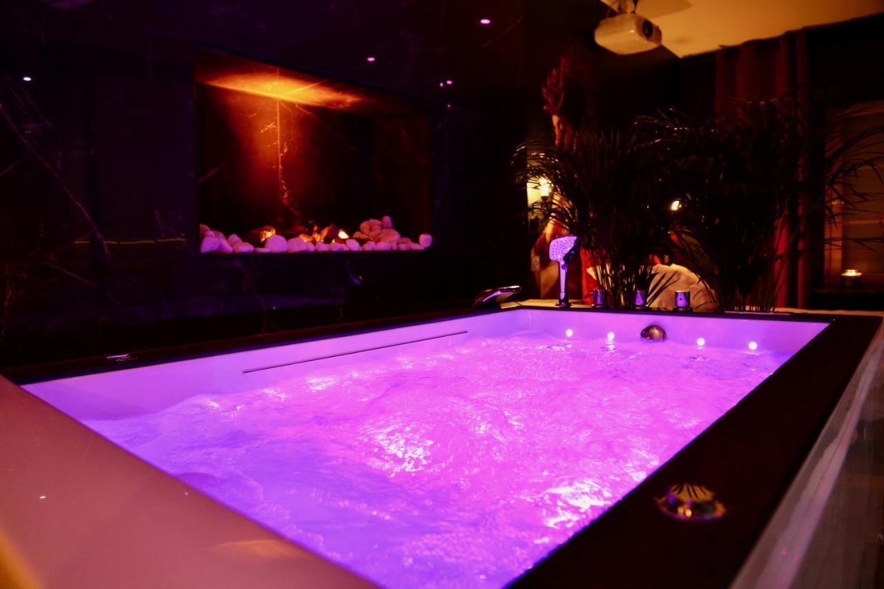 Love Room Gold - Les Delices Rooms Angers Dış mekan fotoğraf