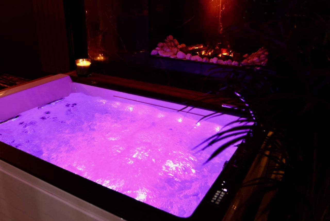 Love Room Gold - Les Delices Rooms Angers Dış mekan fotoğraf